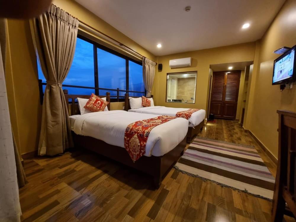 Hotel Mala Pokhara Kültér fotó