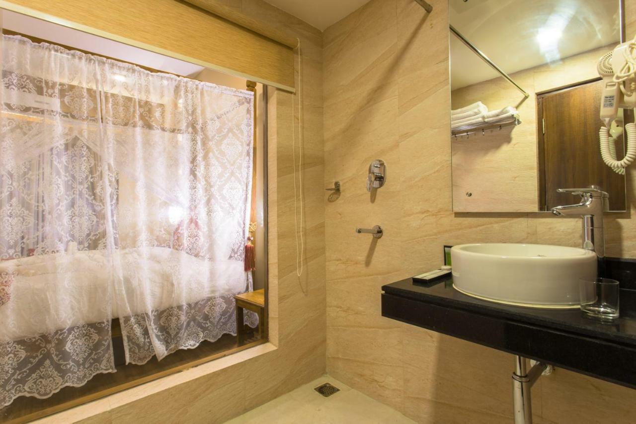 Hotel Mala Pokhara Kültér fotó